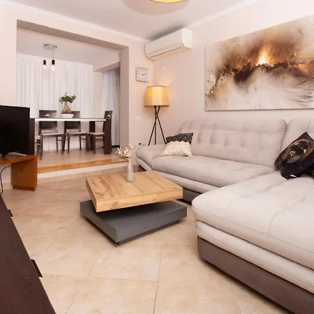 Chic & Serene Apartment-Your Relaxing Oasis Tirana Exterior photo