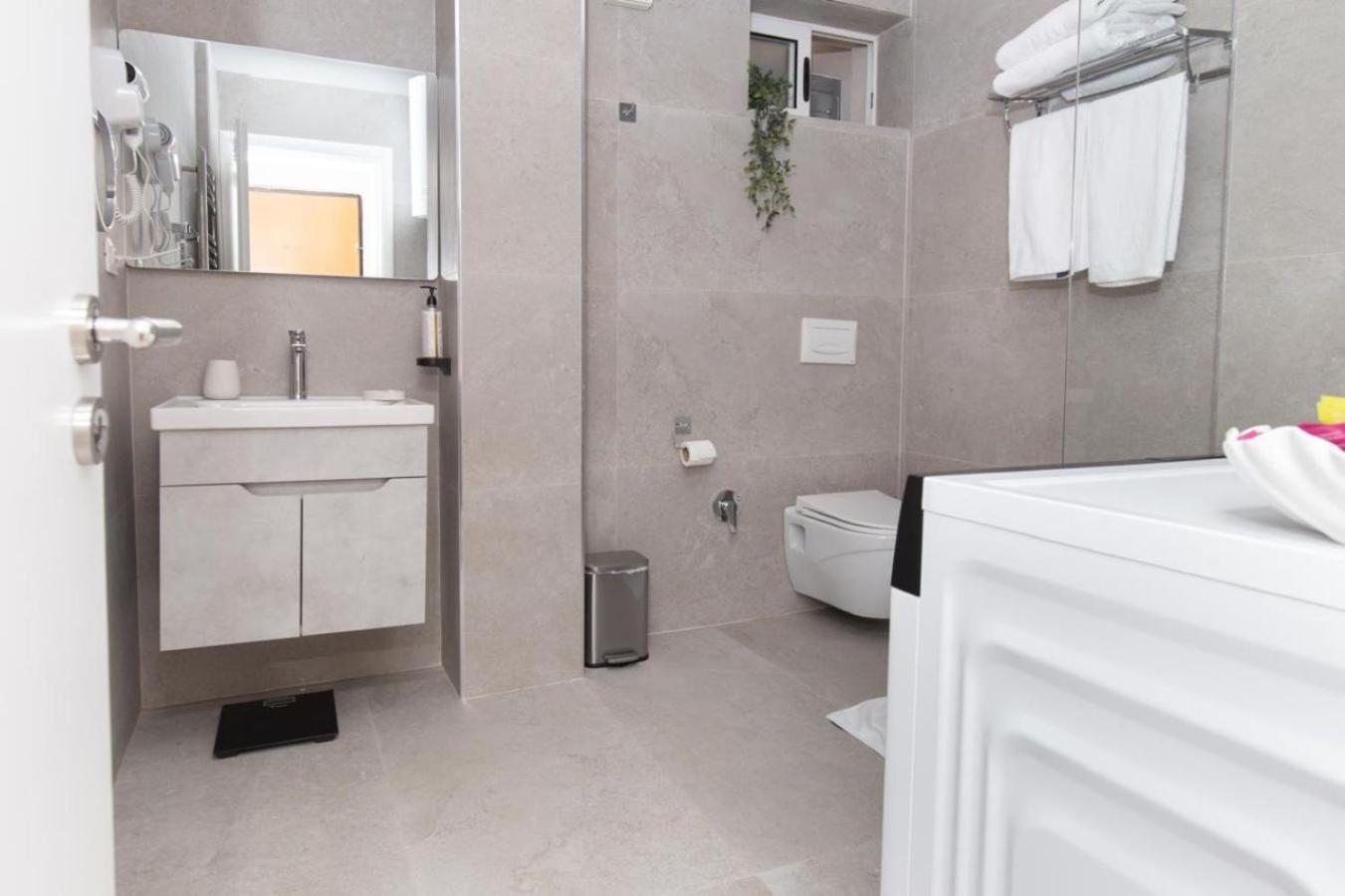 Chic & Serene Apartment-your Relaxing Oasis Tirana